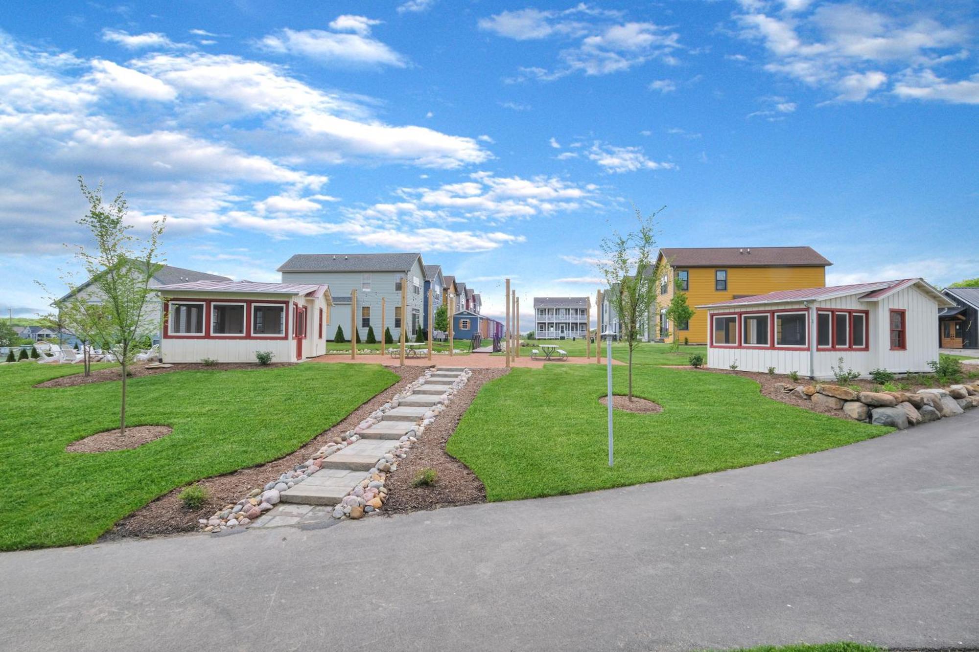 Bunkies- The Hold Villa Ottawa Exterior photo