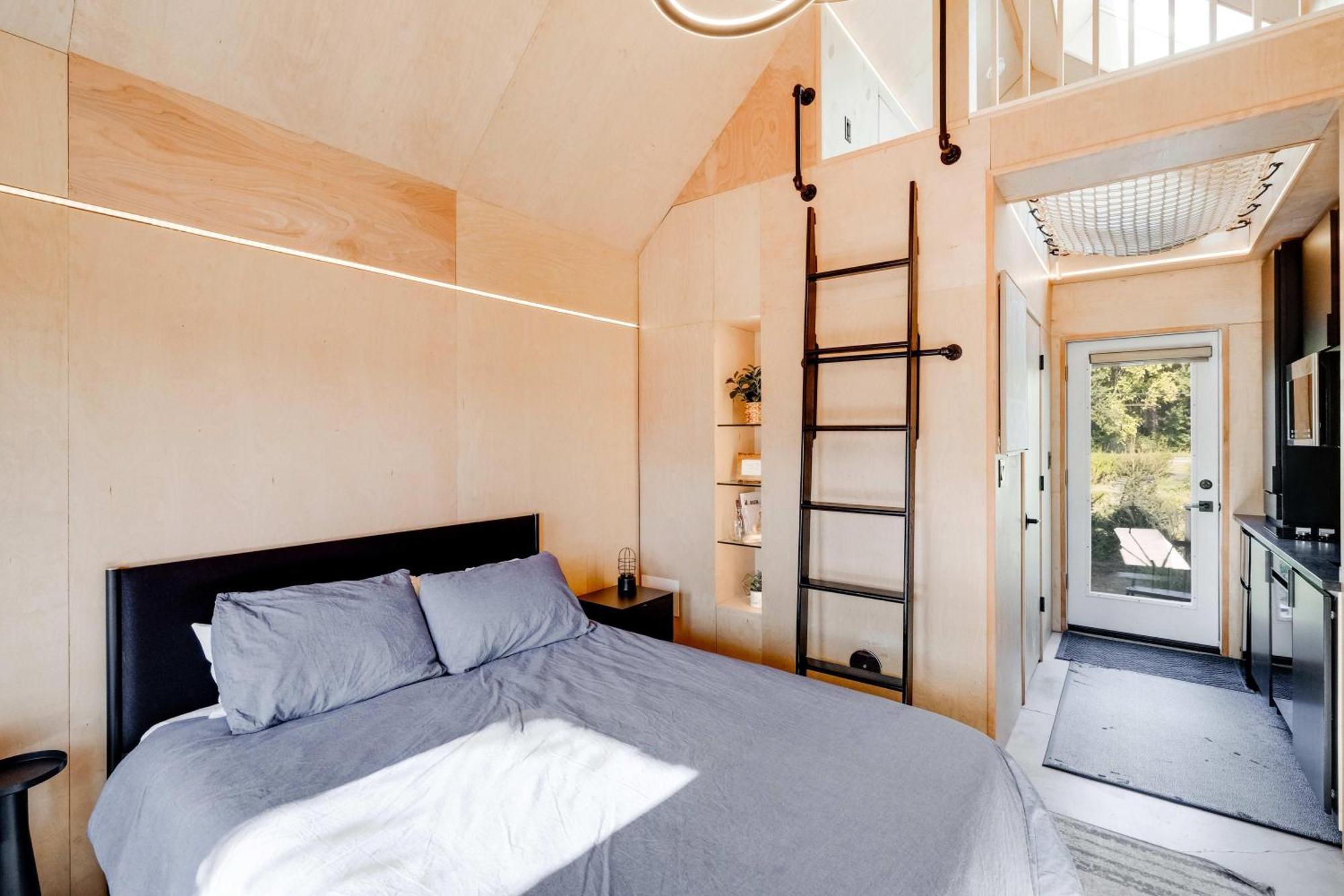 Bunkies- The Hold Villa Ottawa Exterior photo
